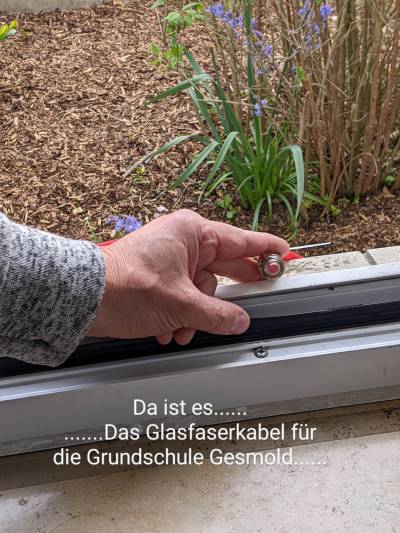 Das Kabel ist da. Der Anschluss muss noch erfolgen.